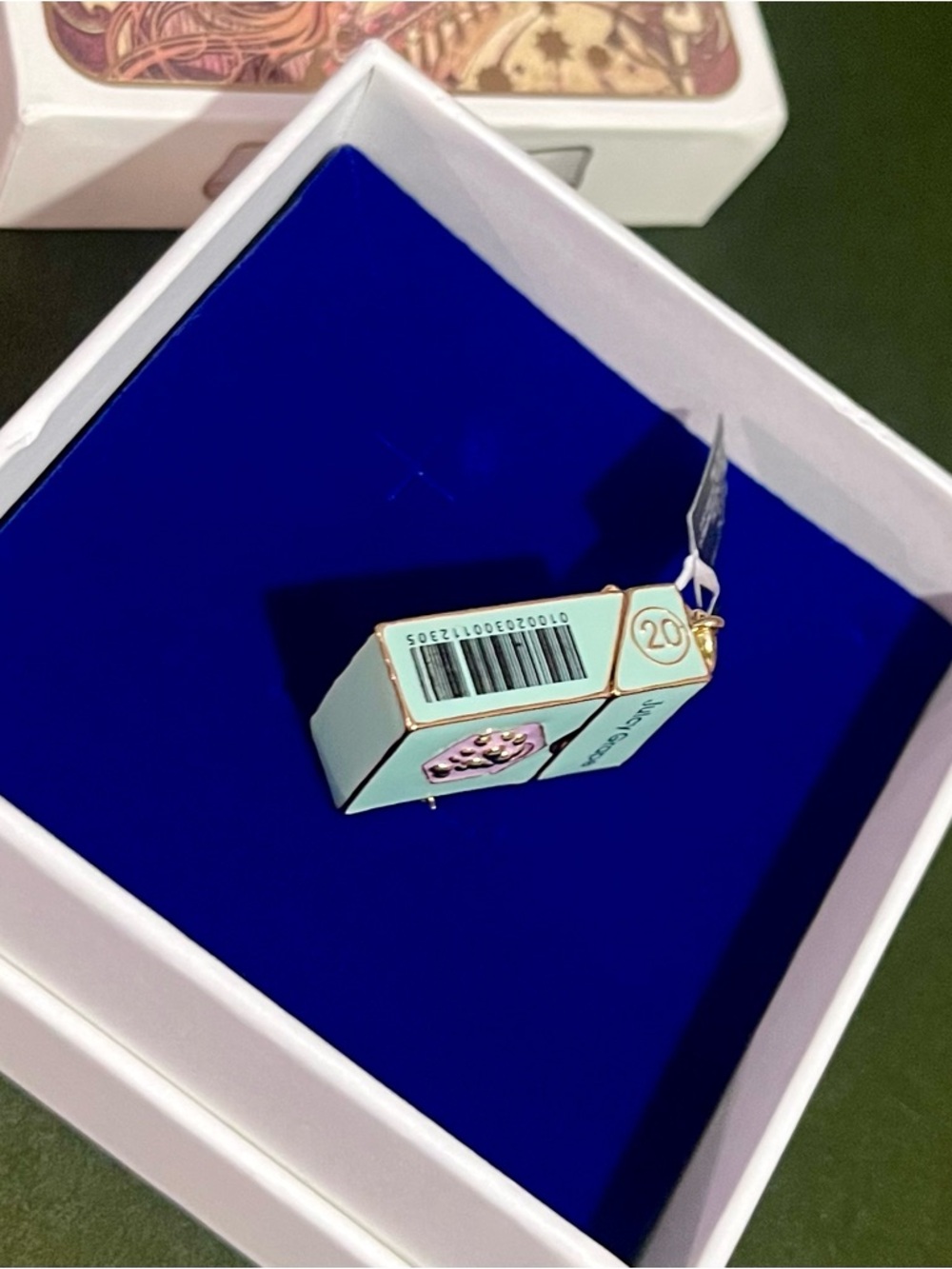 Juicy Grape Cigaratte Box Charm / Pendant with Opening Mechanism - Picture 7 of 15